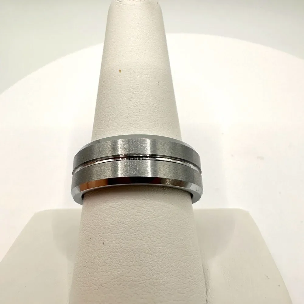 SALE! Men’s stamped tungsten brushed silver looking ring!‎